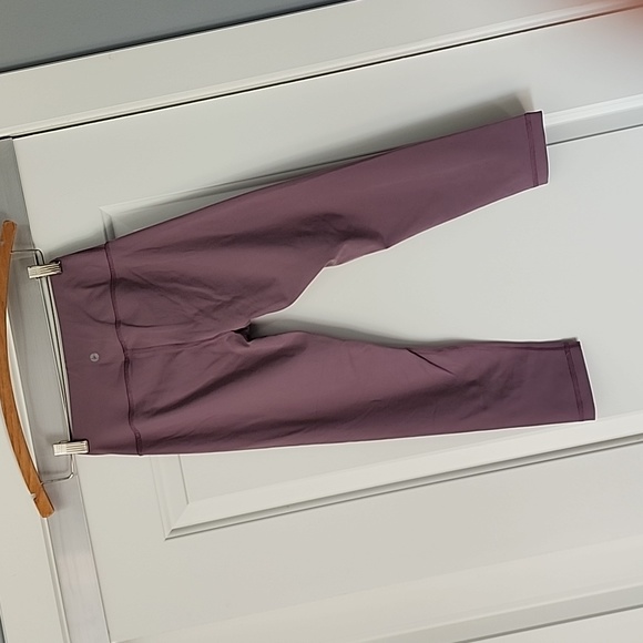 90 Degree by Reflex purple/mauve capri yoga workout legging! - Picture 6 of 9